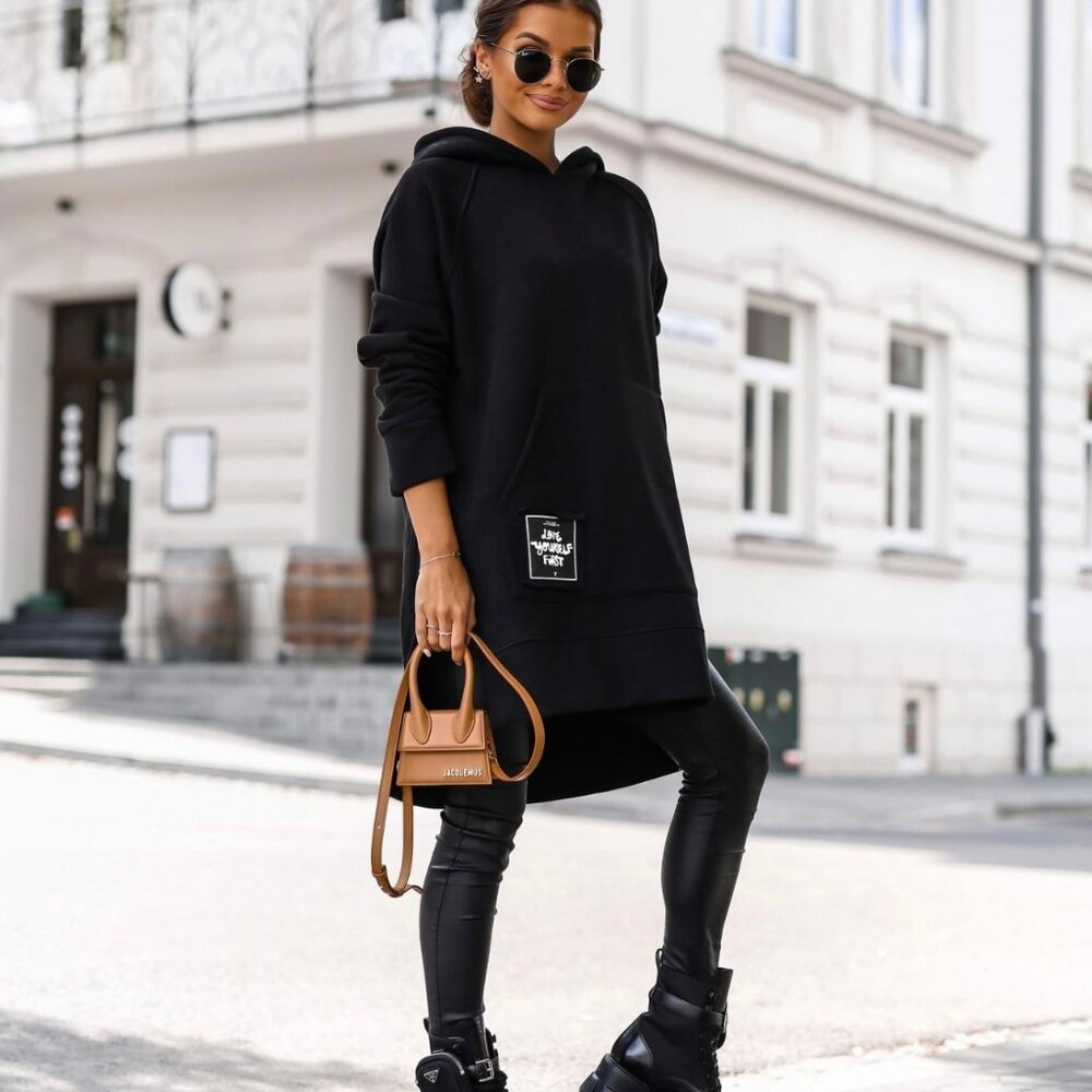 LARA FASHION WOMEN XO sweatshirt $40